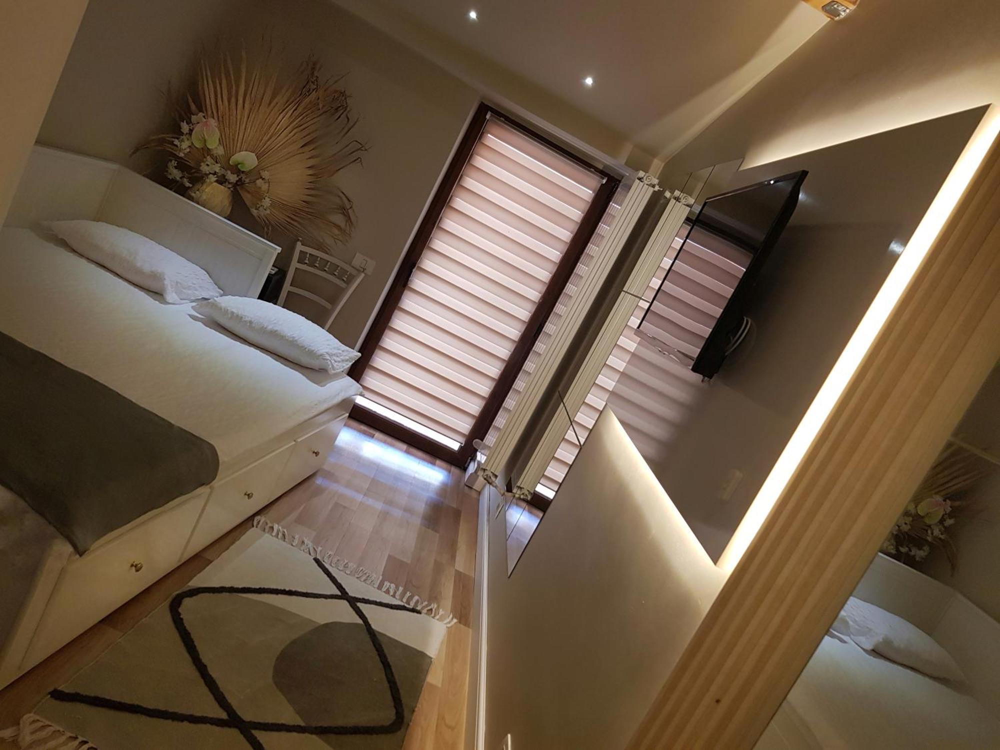 Elania Residence Тыргу-Жиу Экстерьер фото